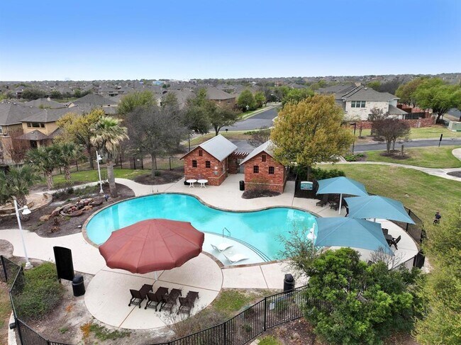 Building Photo - 806 Broken Trace Ct