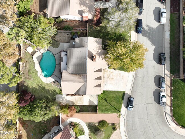 Building Photo - 5641 Hickory St