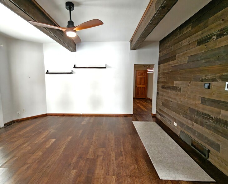 LIVING ROOMc - 1011 E Grand Ave