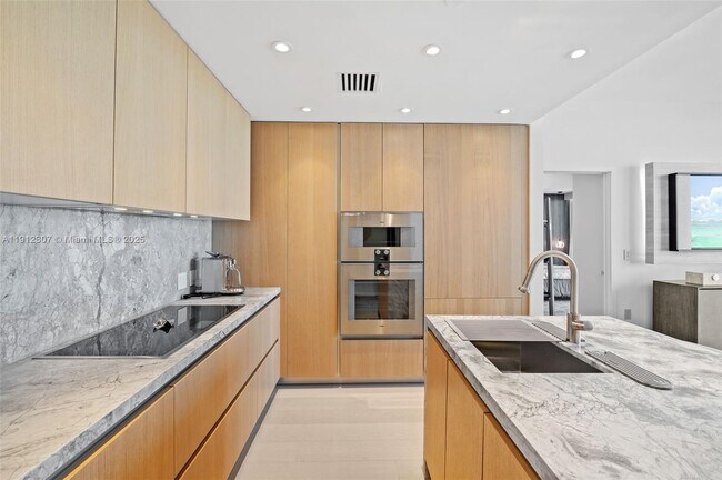 Building Photo - 500 Alton Rd