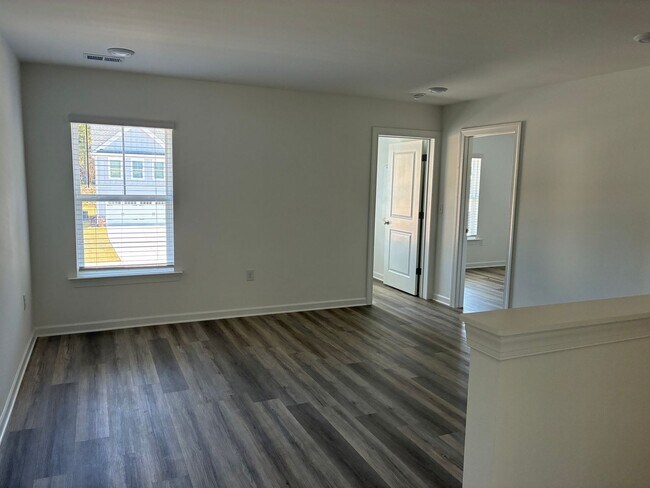 Building Photo - BRAND NEW SINGLE FAMILY HOME IN LOGANVILLE