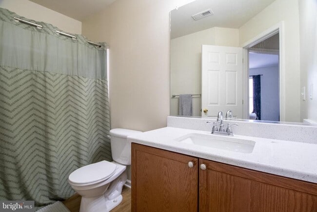 Building Photo - 113 Aero St