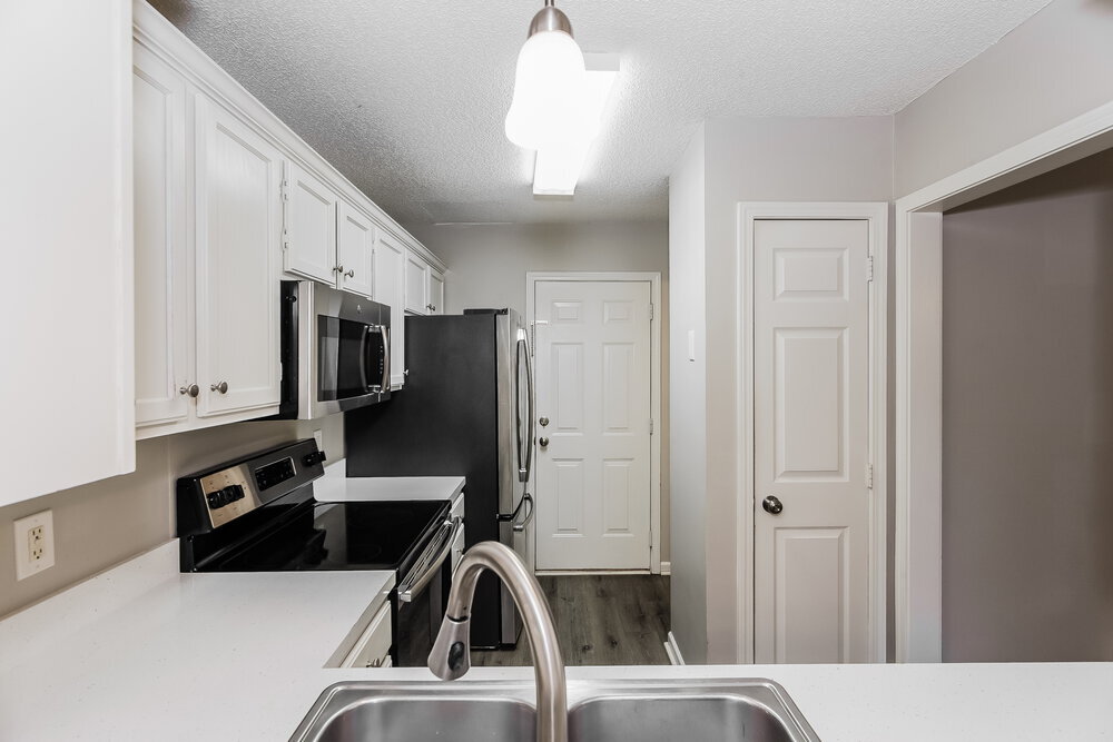 Building Photo - 120 W Walnut Ave