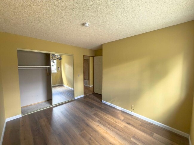 Building Photo - 26425 Lake Forest Dr