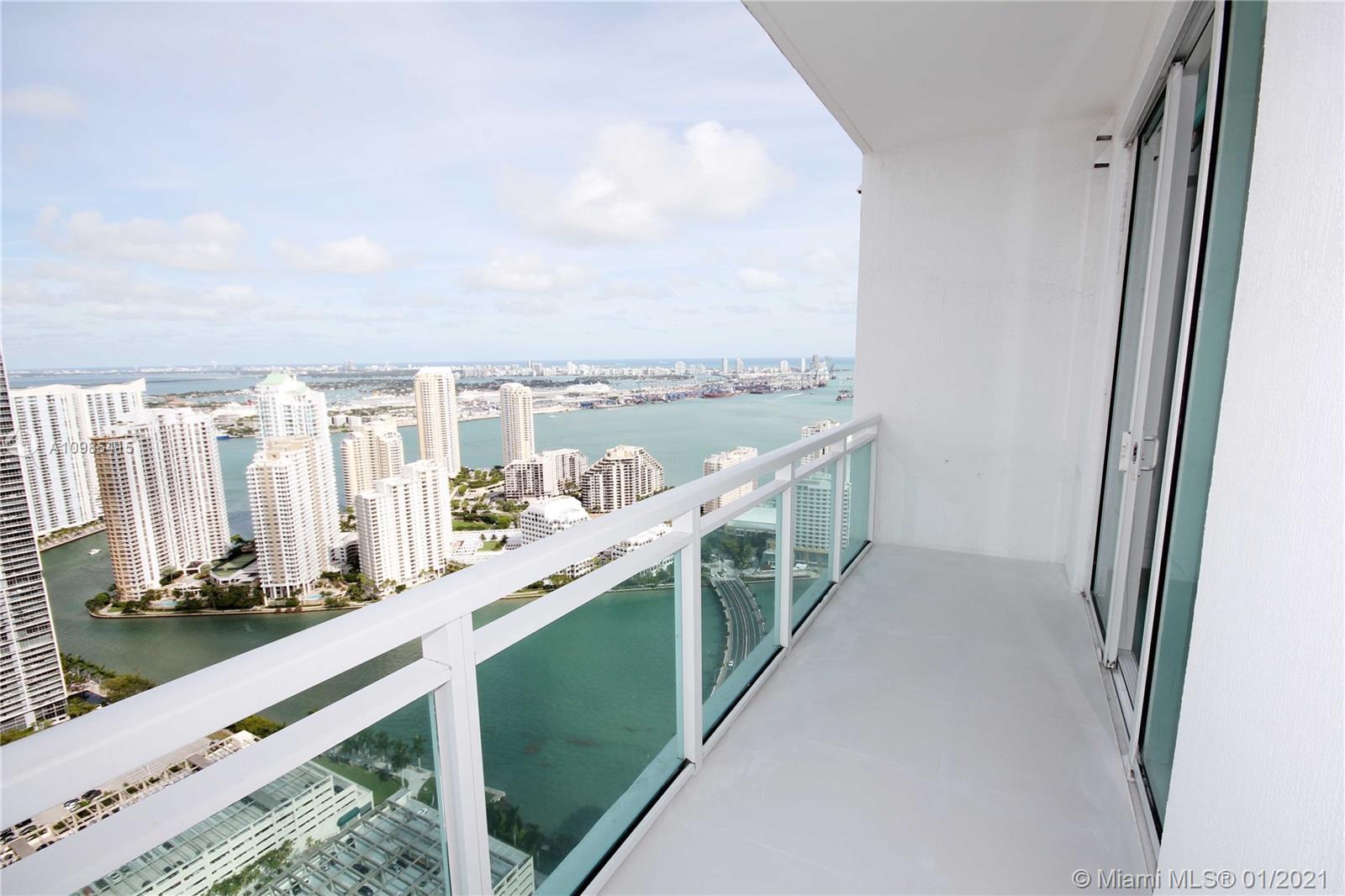 Building Photo - 950 Brickell Bay Dr