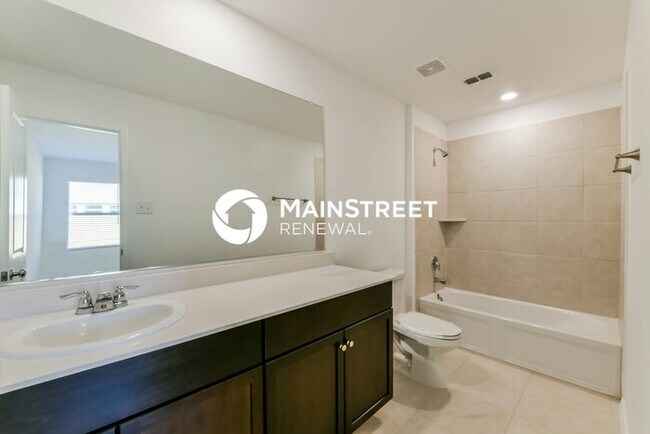 Building Photo - 3 Bedroom Pet-Friendly Home in Fort Worth, TX with Main Street Renewal