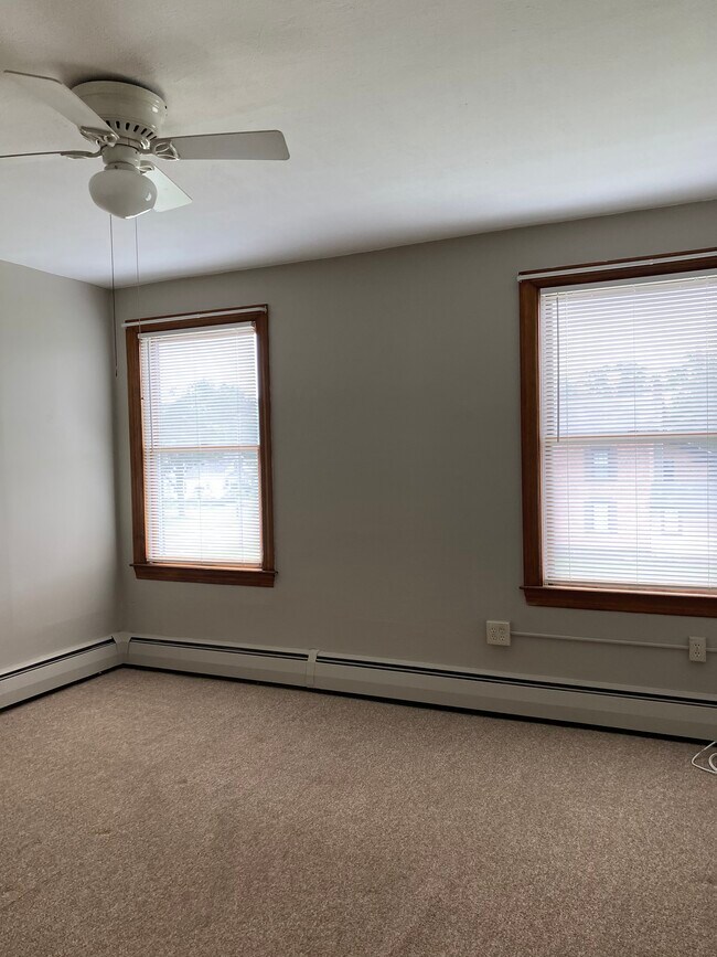 Building Photo - 300 Quinnipiac Ave