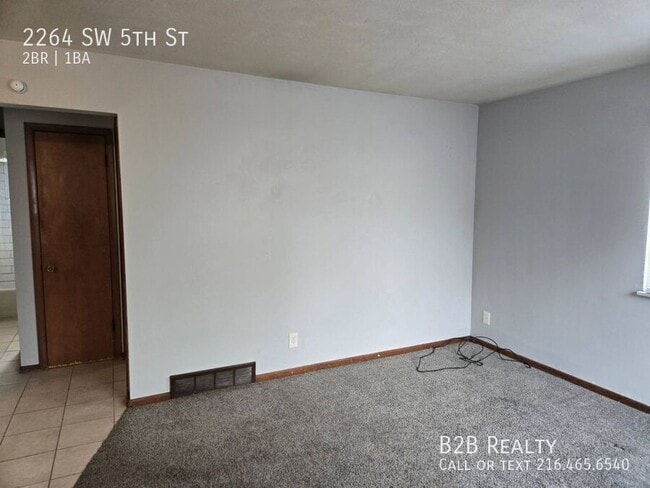 Building Photo - 2264 5th St SW