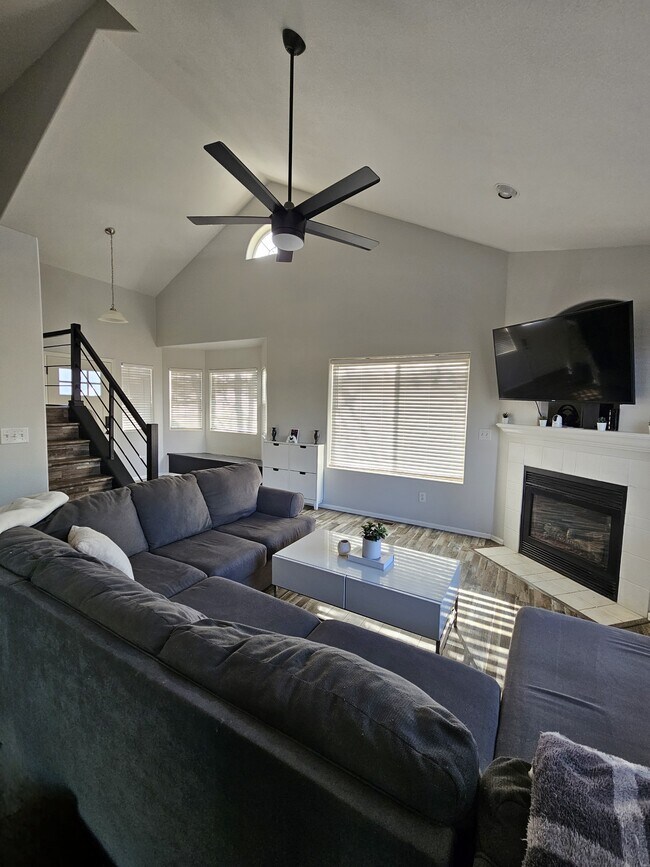 Building Photo - 8207 Monterey Way