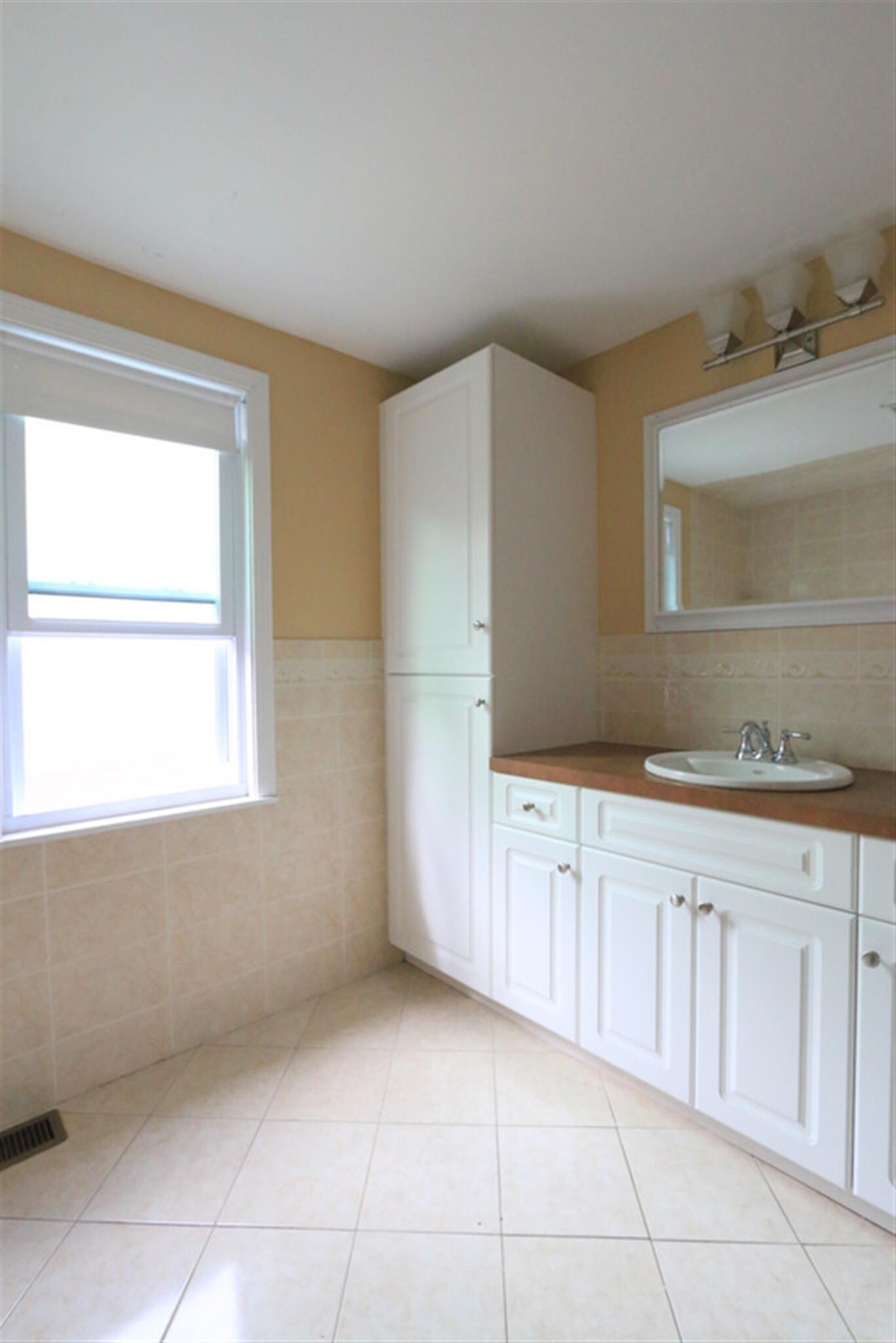 Building Photo - 41 Ossipee Rd