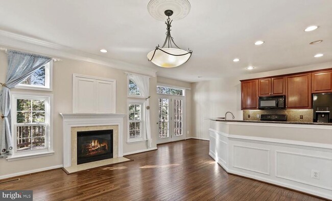Building Photo - 4050 Timber Oak Trl