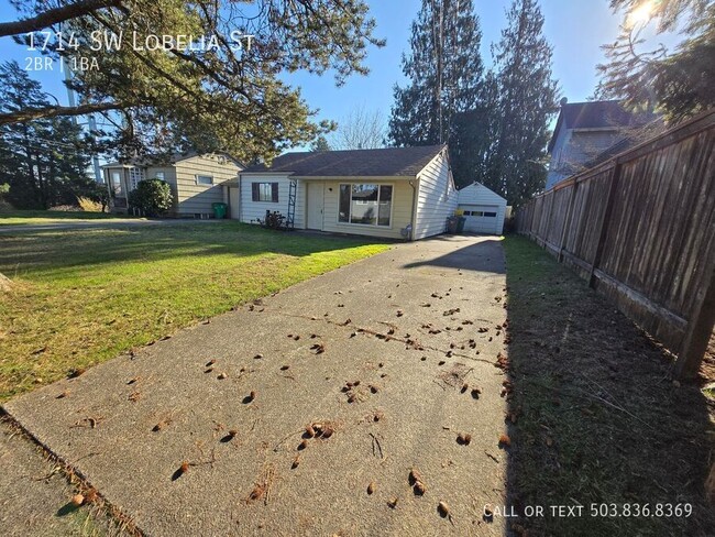 Building Photo - Charming two bedroom one bathroom home in ...