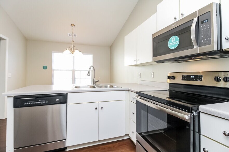 Building Photo - 5039 Boyd Dr