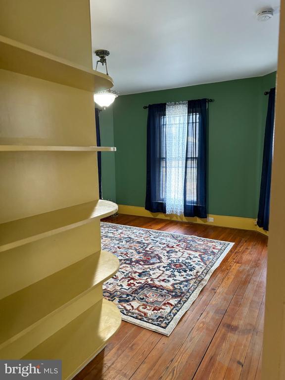 Building Photo - 161 Capon St