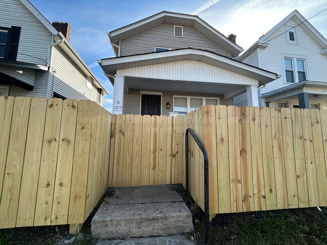 Building Photo - 1215 Sullivant Ave