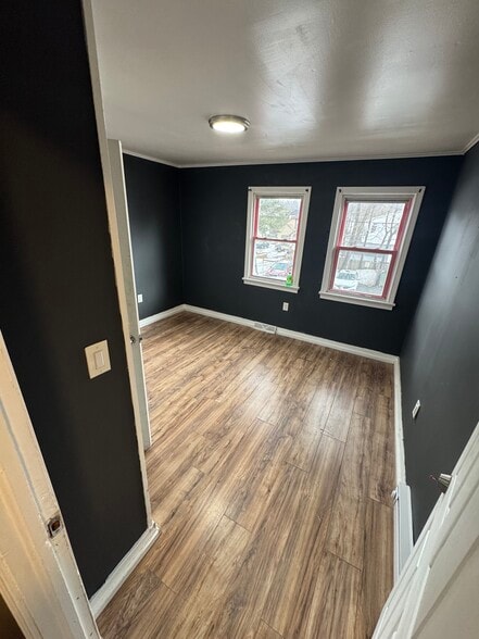 Building Photo - 28 York Ave