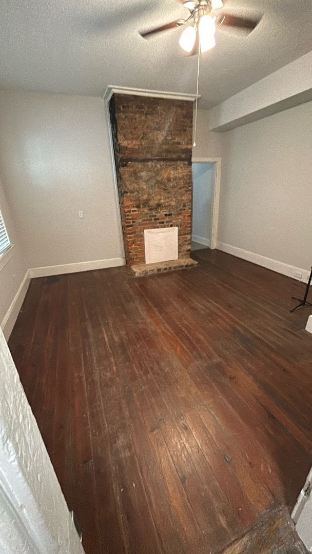 Building Photo - 1 bed / 1 bath ~ Coming October 2025