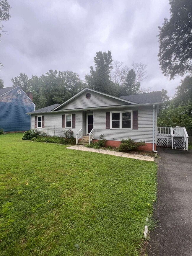 Primary Photo - Charming 3-Bedroom Home in Stonewall Estat...