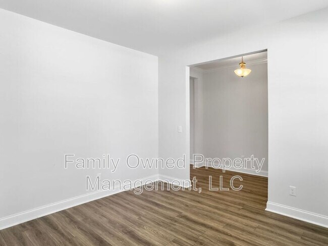 Building Photo - 302 Red Leaf Blvd