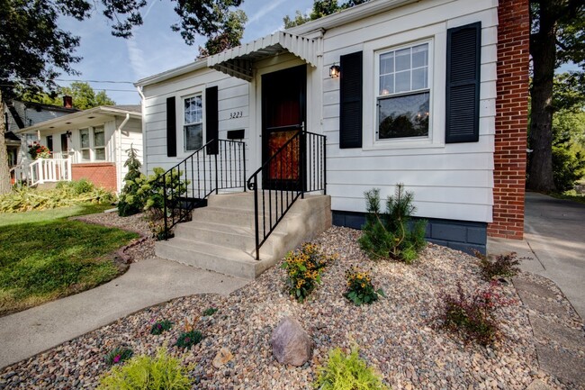 Primary Photo - Beautifully Remodeled 2 Bedroom Home