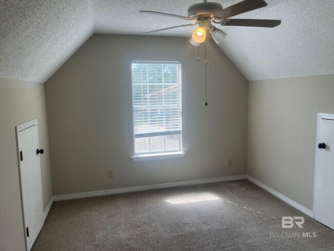 Building Photo - 600 Cheshire Ln