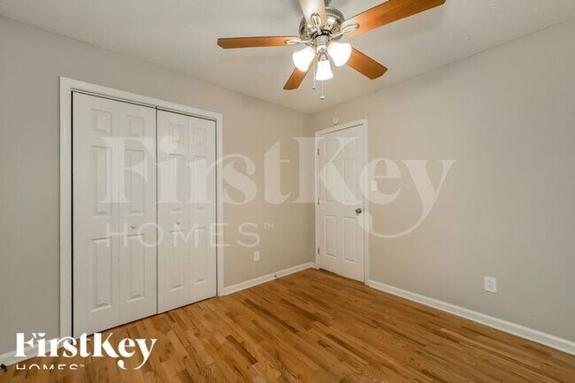 Building Photo - 367 W Paulding Blvd