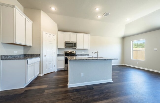 Building Photo - 7106 Emerald Valley