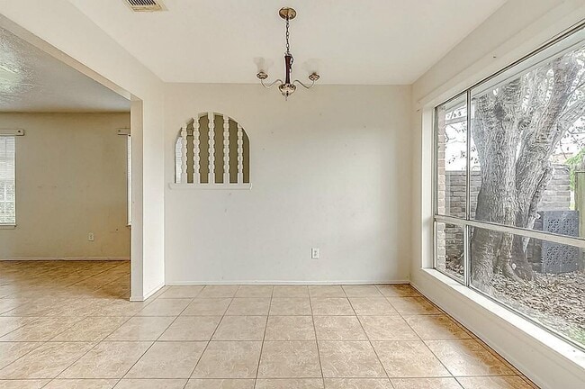 Building Photo - 13159 High Star Dr