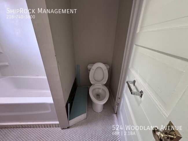 Building Photo - 524 Woodland Ave