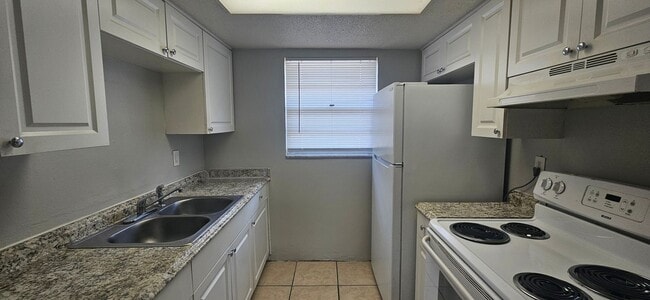 Building Photo - 1221 Kennedy Rd