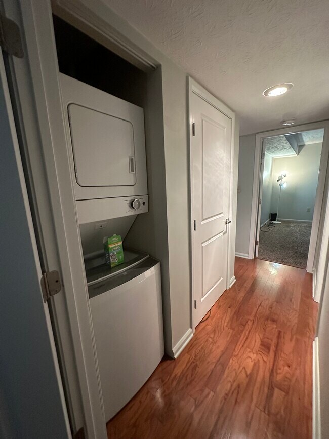 Building Photo - 945 Quay Ave