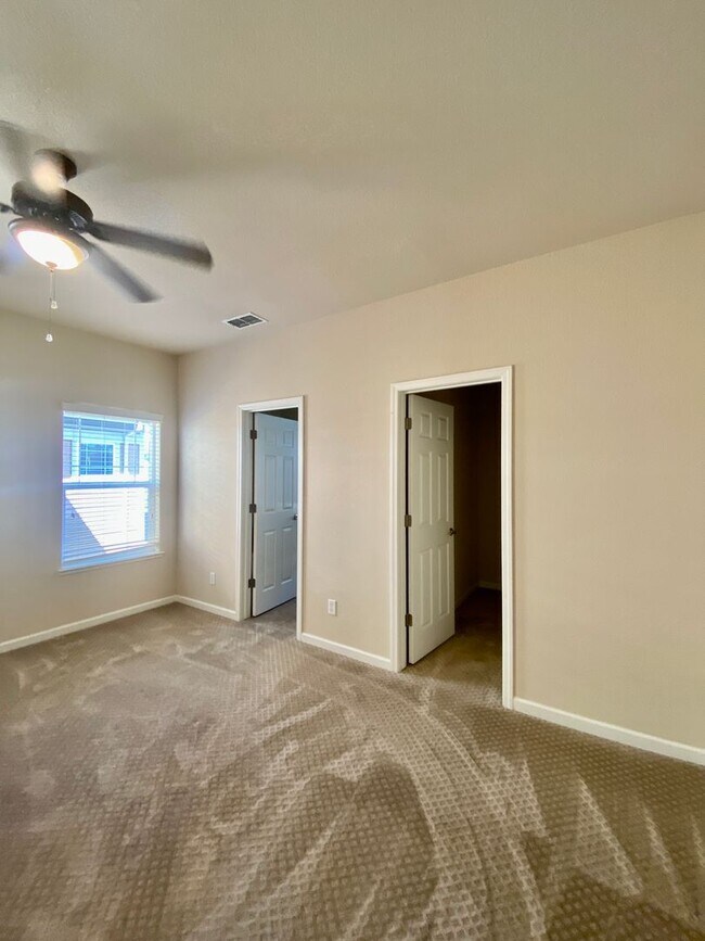 Building Photo - 329 Messina Terrace