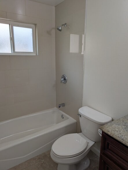 Building Photo - 4435 Bonnie Brae St