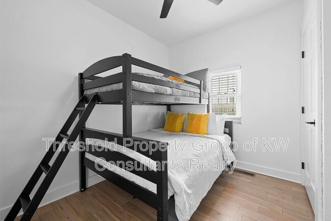 Building Photo - 61 E 7th Ave