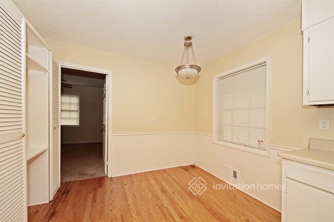 Building Photo - 5207 Edgemoor Dr NW