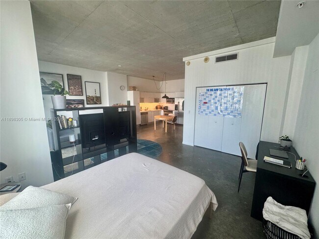 Building Photo - 133 NE 2nd Ave