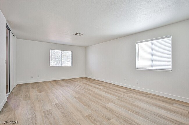 Building Photo - 5238 Souvenir Ln