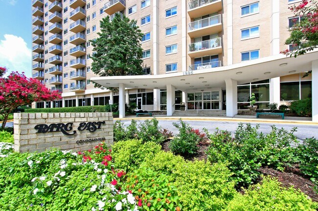 Building Photo - Martha Custis 319_