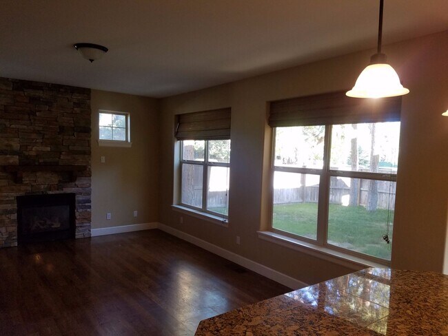 Building Photo - Great Home in SW Bend