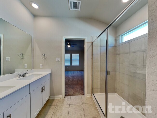 Building Photo - 5803 Zoey Wy