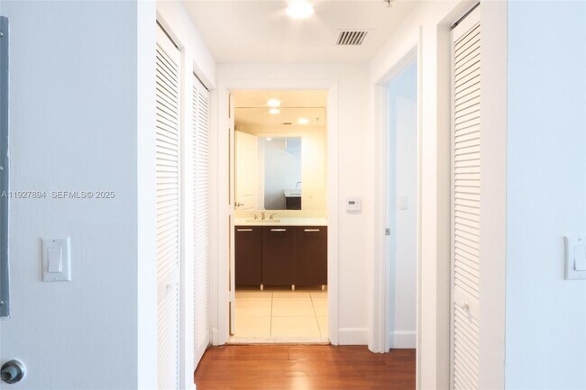 Building Photo - 333 NE 24th St