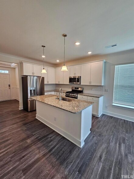 Building Photo - 1001 Heartstone Wy