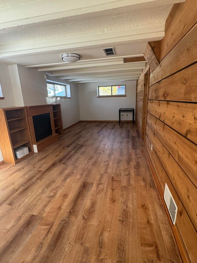 Building Photo - 3079 Pittsview Dr