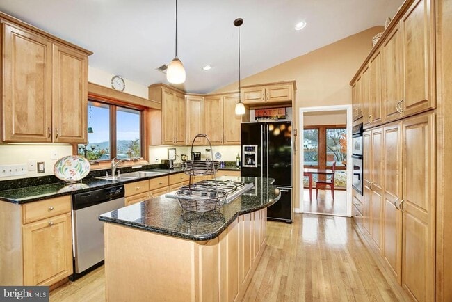 Building Photo - 209 Winchester Beach Dr