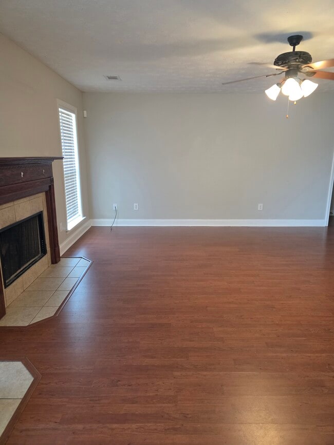 Building Photo - Phenix City Location