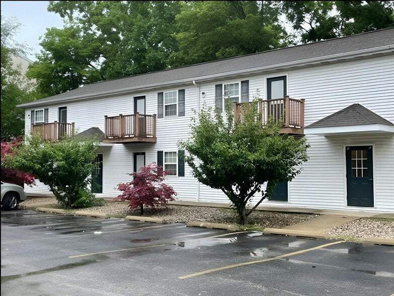 Building Photo - 6th St Apartments