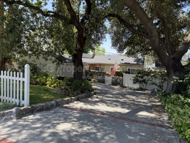 Building Photo - 3040 Orange Ave
