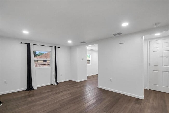 Building Photo - 414 Monroe Ln