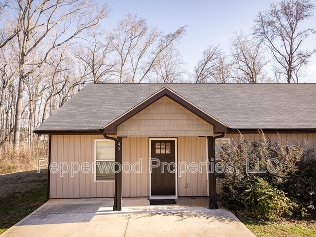 Building Photo - 42 Creekside Ln