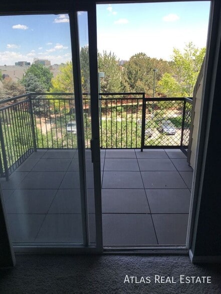 Building Photo - 15475 E Andrews Dr